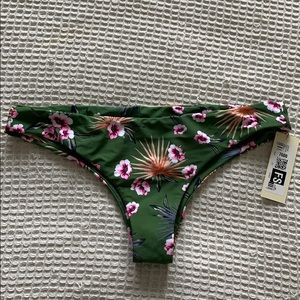 Tori Praver cheeky bikini bottom